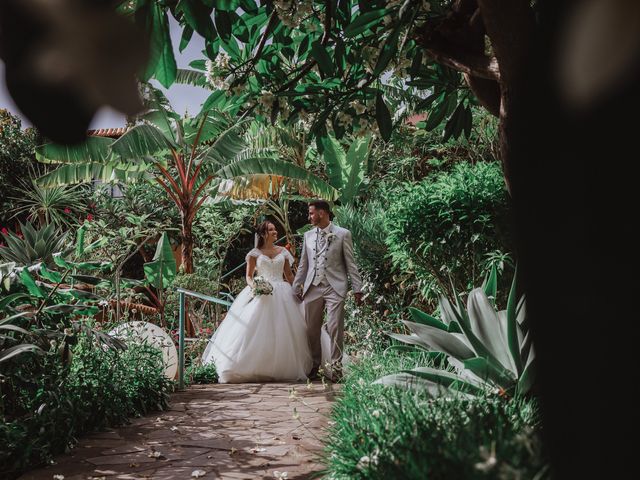 O casamento de Victor e Ana em Estreito Câmara de Lobos, Madeira 25