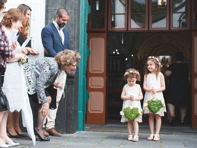 O casamento de Joey e Natalia em Ponta Delgada, São Miguel 17