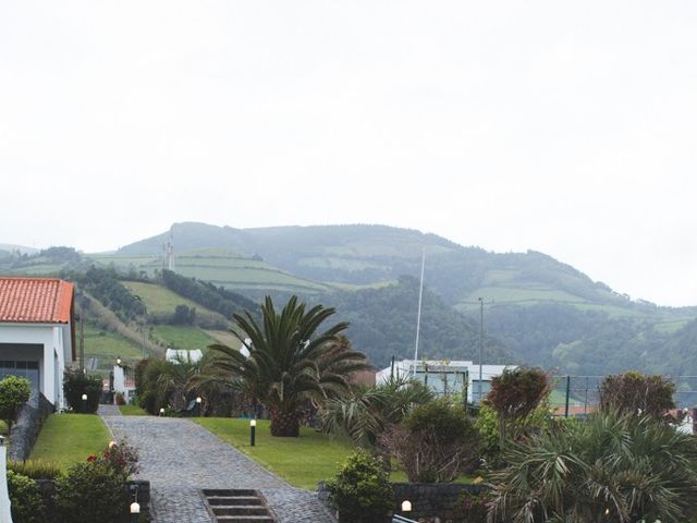 O casamento de Joey e Natalia em Ponta Delgada, São Miguel 43