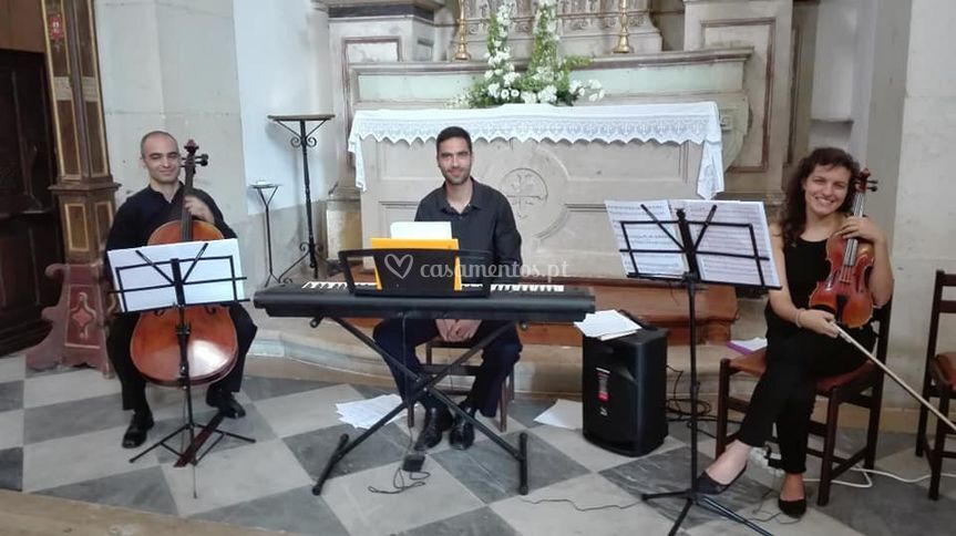 Violino, violoncelo e piano
