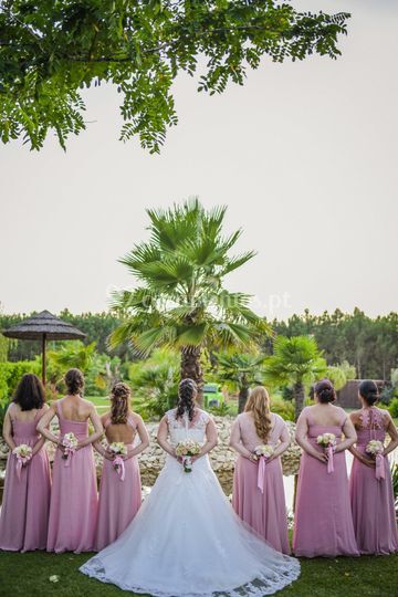 Noiva e damas