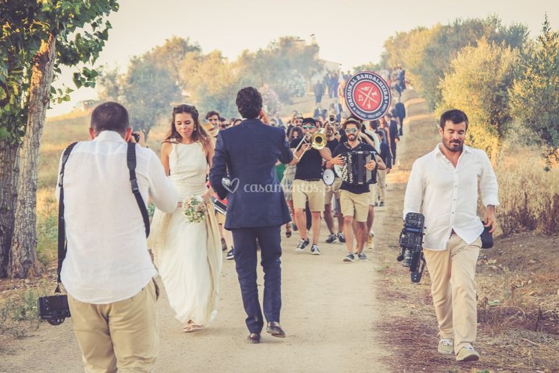 Em desfile com os convidados