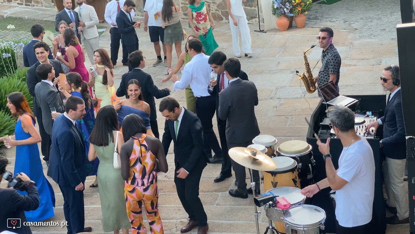 Sunset wedding with sax and percussion 
