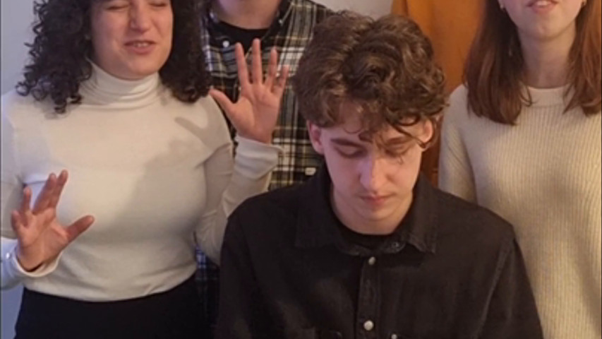 Coro - "A Terra Gira"