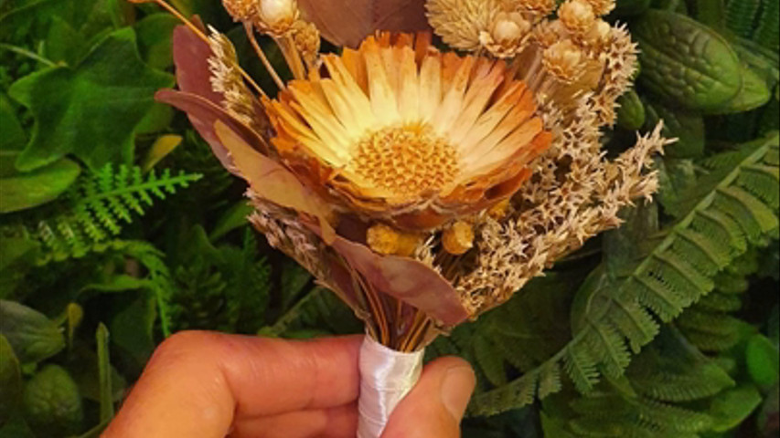 Detalhes de um casamento em tons de Outono