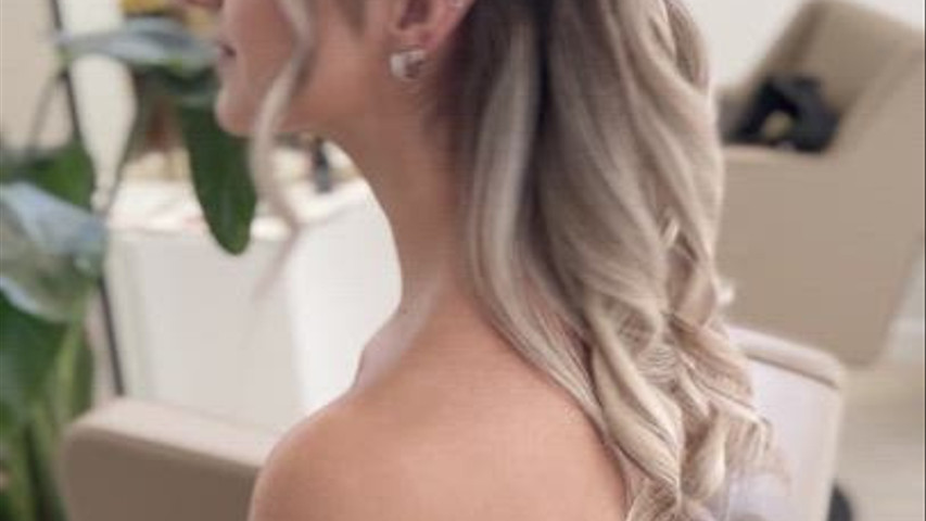 Hairstyle & Makeup 