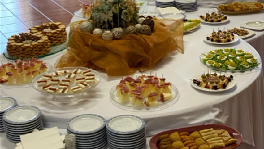 Decoração e buffet de entradas Bodas de Ouro