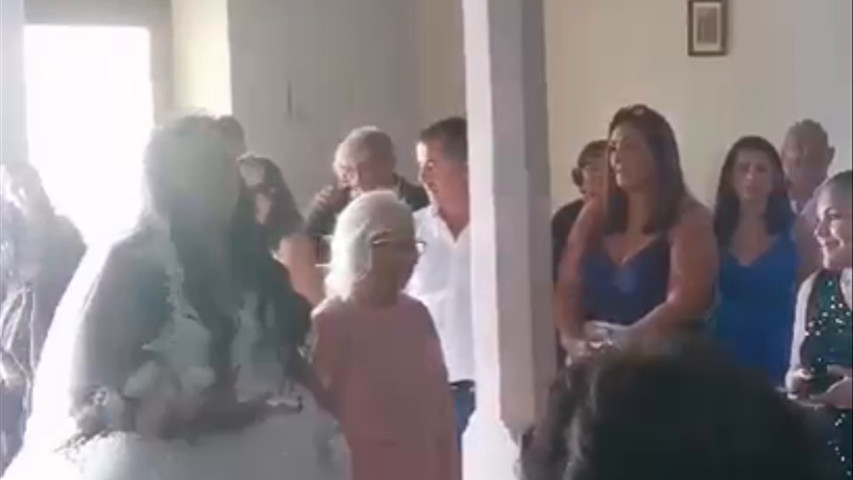 Entrada marcha e bela e o monstro 
