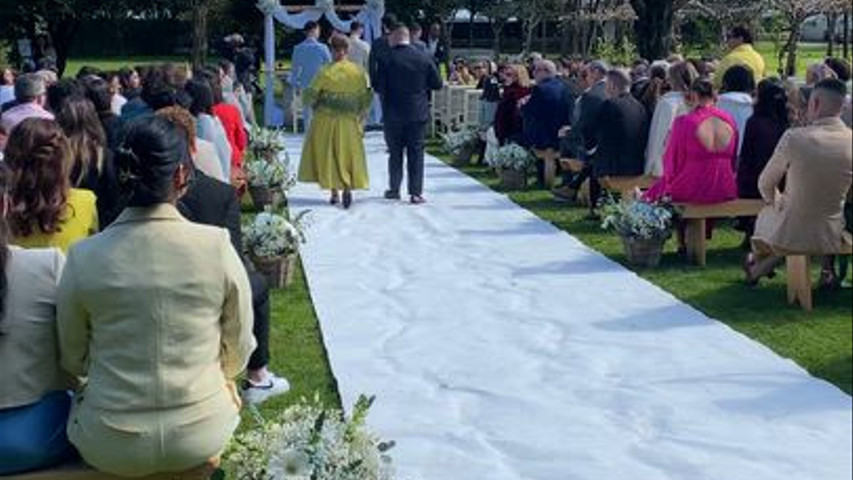 Noivo com a mãe ao som de Peaky Blinders