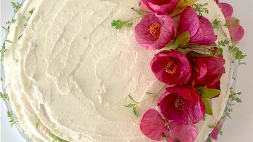 Bolo de noivos - flores comestíveis 