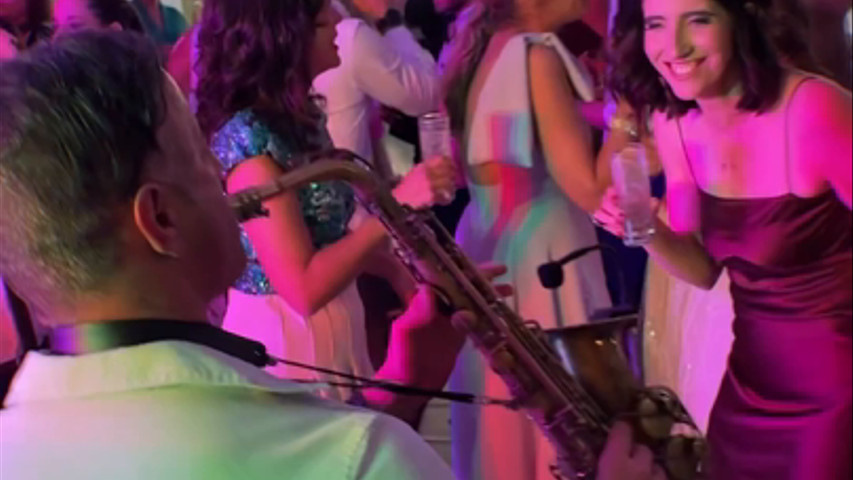 Mr. Saxobeat - Joel Ferreira Sax (Wedding Live Performance)