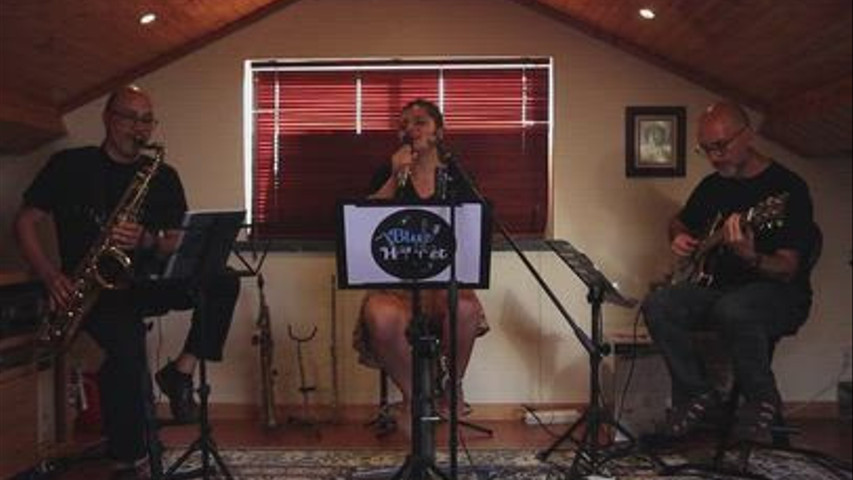 Valerie, em estúdio