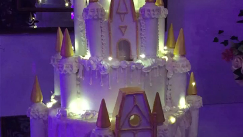 Bolo de casamento tema castelo