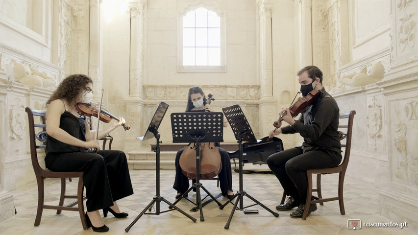 Santo (adapt. Haendel) - Almedina Ensemble (trio de cordas)