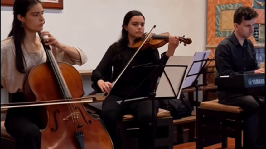 Quarteto de Violoncelo, Piano, Cantora e Violino