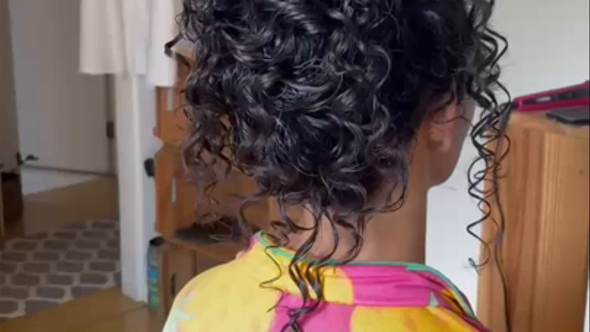 Coque alto da noiva Ana que casou no civil 