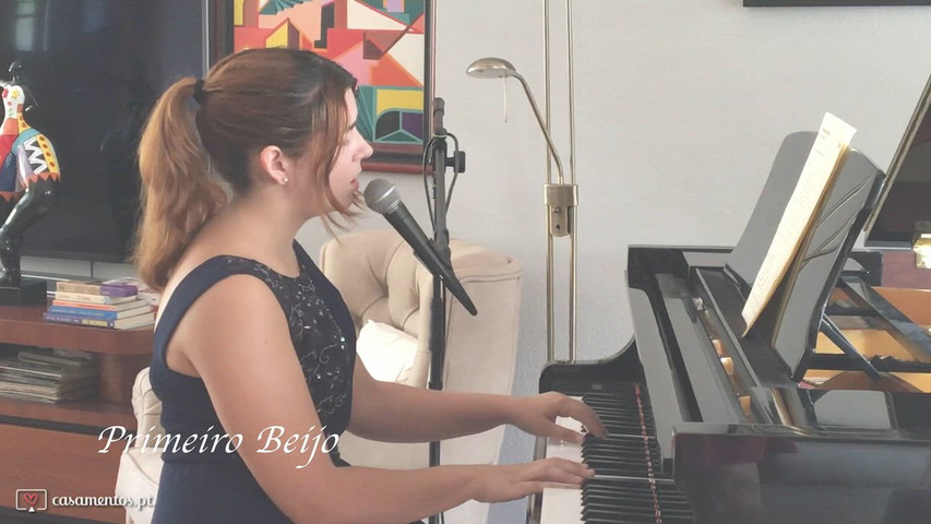 Inês Gomes - Piano e Voz