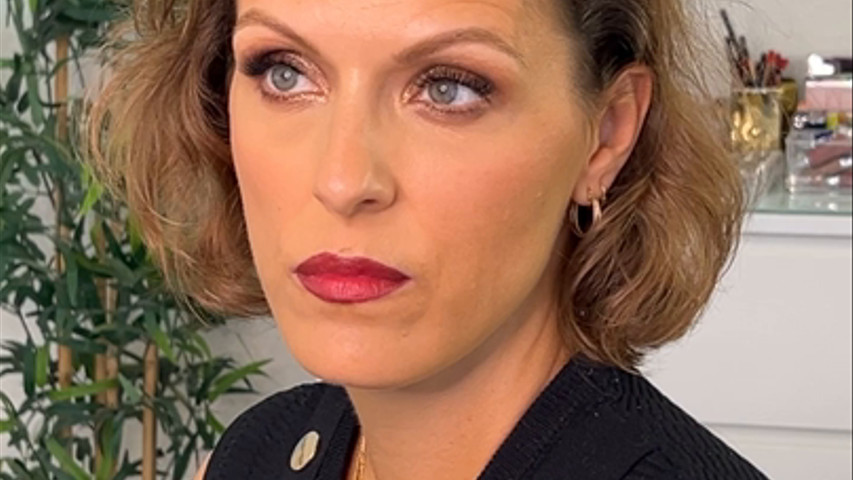 Íris Bernardes Makeup 