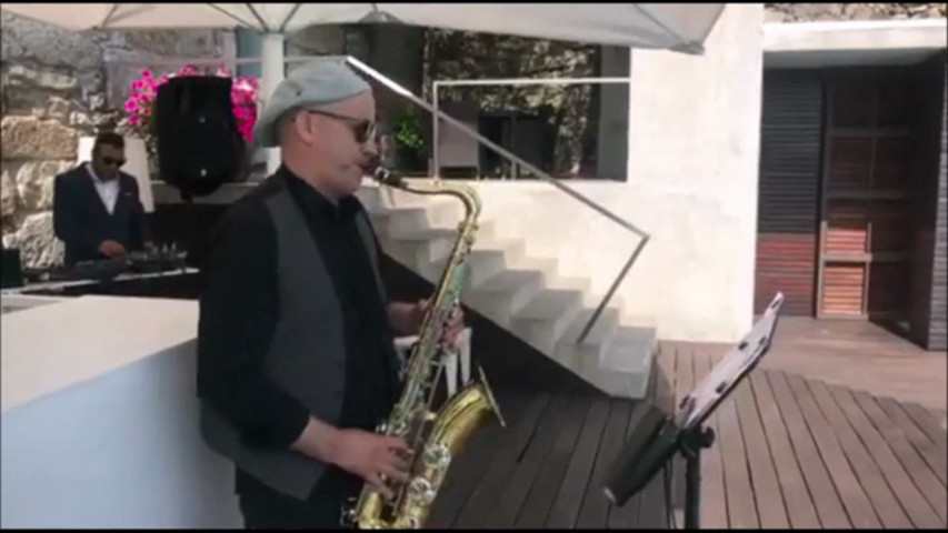 Saxofone a solo live sound 