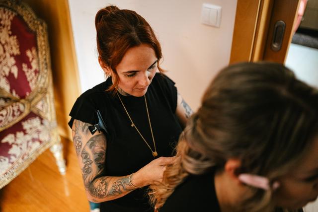 Pandora Hairstylist - 1