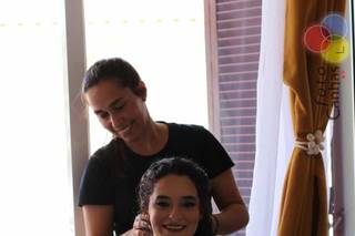 Alice Loves Makeup - 6