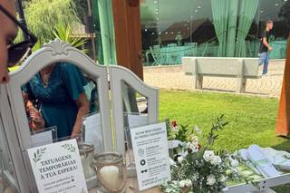 Colibri Flowers by André Aires - 9