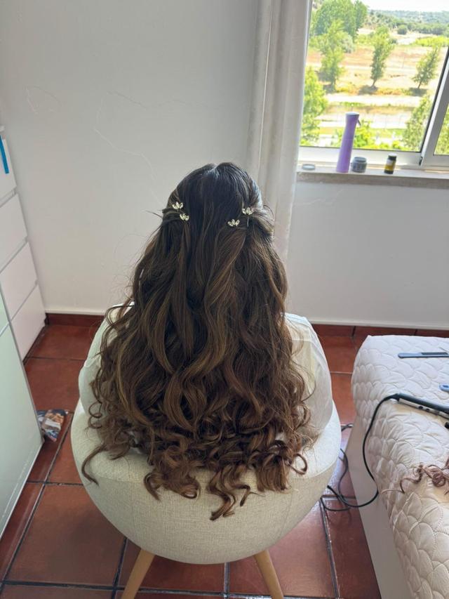 Vânia Barroso Makeup and Hairstylist - 1