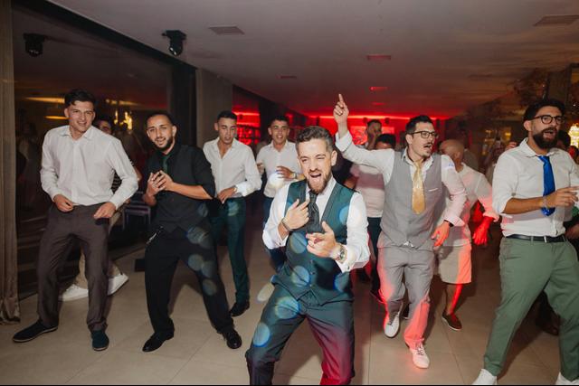 Renas Party Groove - 4