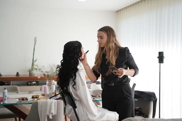 Kika Make-up Artist - 1