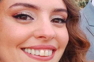 Alice Loves Makeup - 15