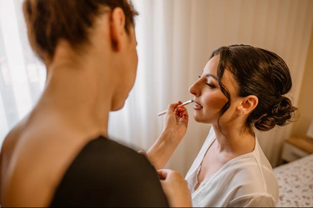 Sofia Gomes Maquilhagem & Penteados - 1