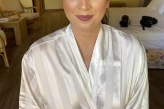 Alice Loves Makeup - 21