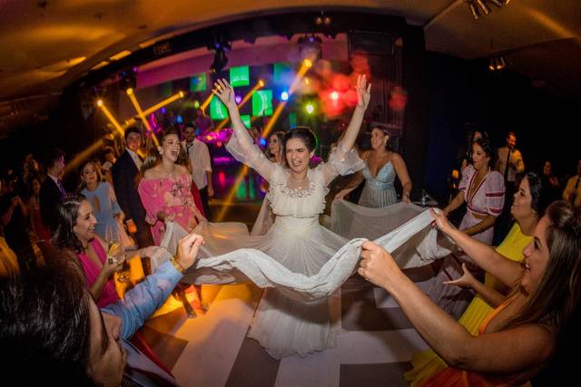 Simone Borth Event & Wedding DJ's 3