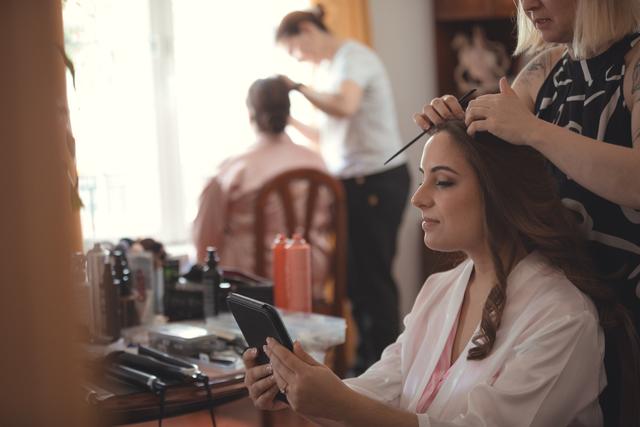 Liliana Lameiras Hair & Makeup - 1
