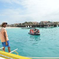 A caminho do barco para passeio