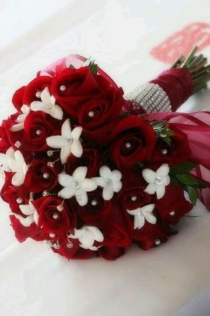 Ramo de noiva em tons de vermelho e branco. - 7