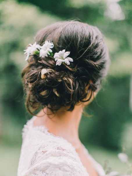 Flores no cabelo