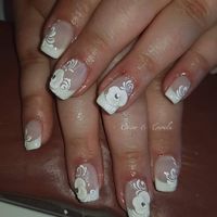 Unhas elegantes e discretas para o dia C 💅 - 1