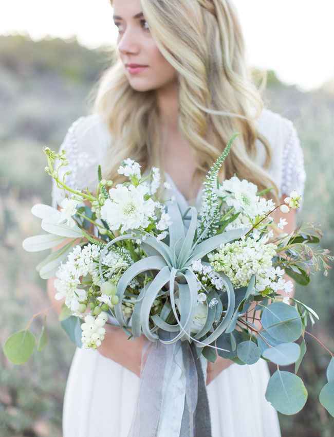 o Arco-íris invade a Comunidade 🌈 Inspirações com Verde-água para Bouquets e Boutonnière - 8