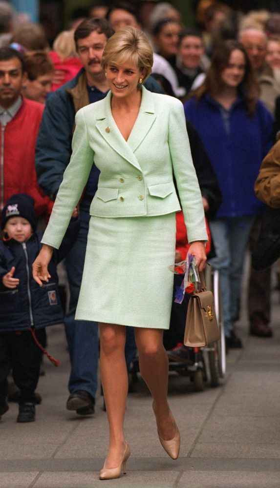 o Arco-íris invade a Comunidade 🌈 Inspirações com Verde-água na Família Real Inglesa 👑🇬🇧 - 11