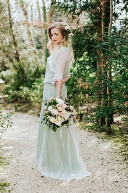 O Arco-íris invade a Comunidade 🌈 Inspirações com Verde-água para Vestidos de Noiva 2