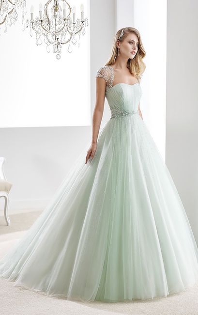 O Arco-íris invade a Comunidade 🌈 Inspirações com Verde-água para Vestidos de Noiva 6