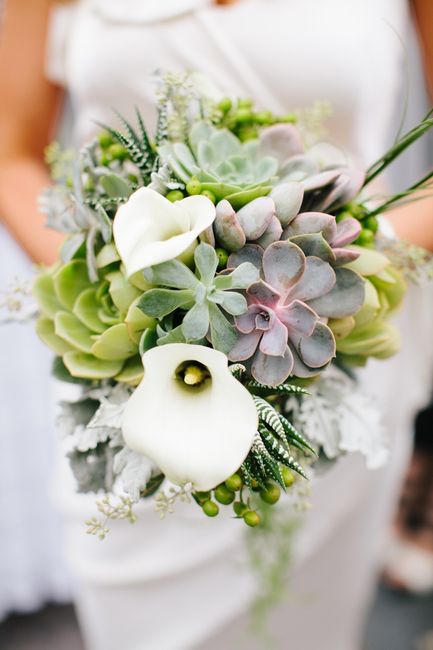 o Arco-íris invade a Comunidade 🌈 Inspirações com Verde-água para Bouquets e Boutonnière - 5