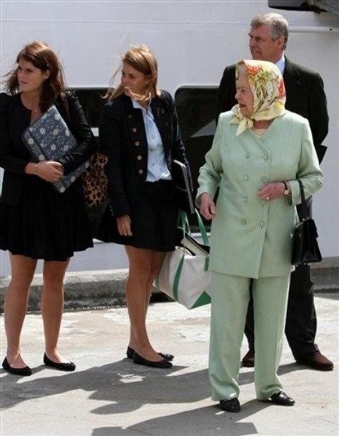 O Arco-íris invade a Comunidade 🌈 Inspirações com Verde-água na Família Real Inglesa 👑🇬🇧 2