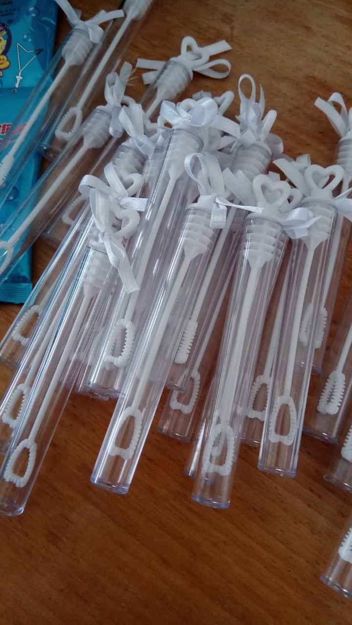 Tubos para as bolas de sabão (já tinhamos)