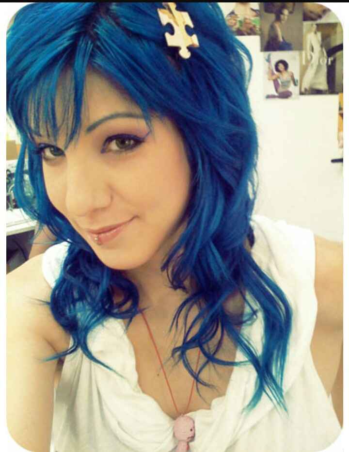 Mês de abril - fotos de noiva com o cabelo azul - 2