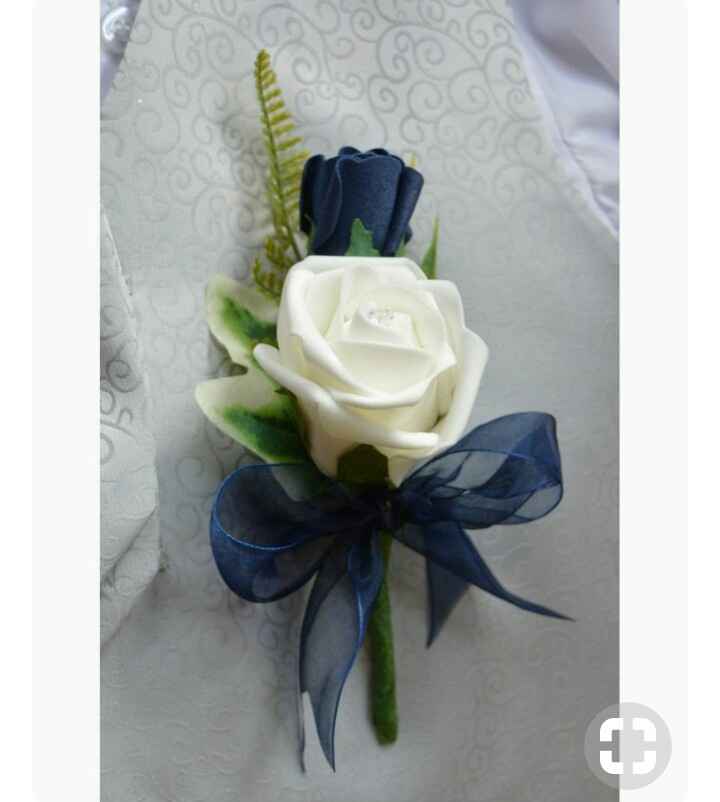 Mês de abril - flor para o noivo em azul - 8