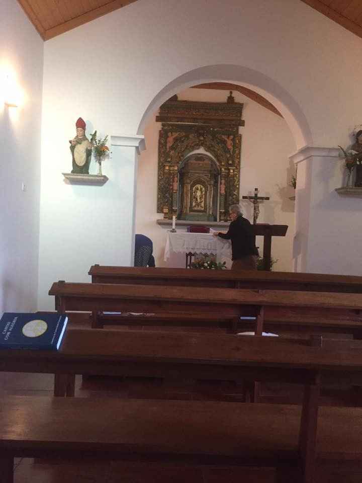 Igreja sem corredor no meio - 1