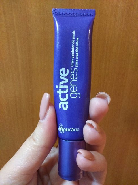 2- Creme contorno de olhos