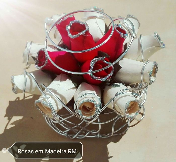Bouquet rosas em madeira - 9
